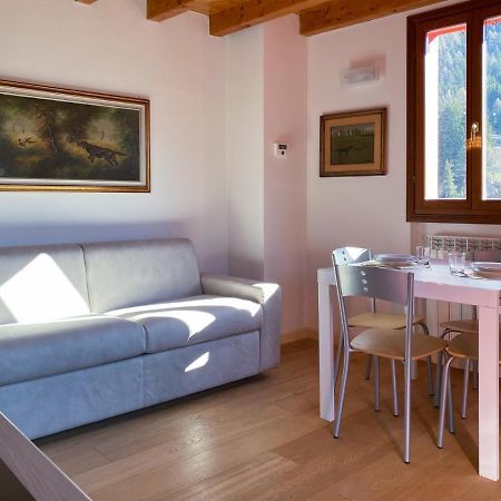 Apartmán Mansarda Corno D'Aola Ponte Di Legno Exteriér fotografie